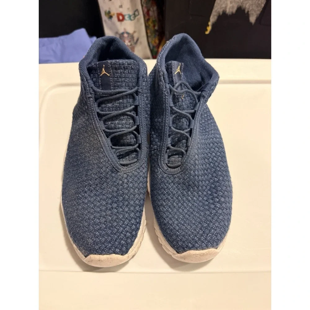 Size 9.5 Jordan Future Lows Midnight Blue